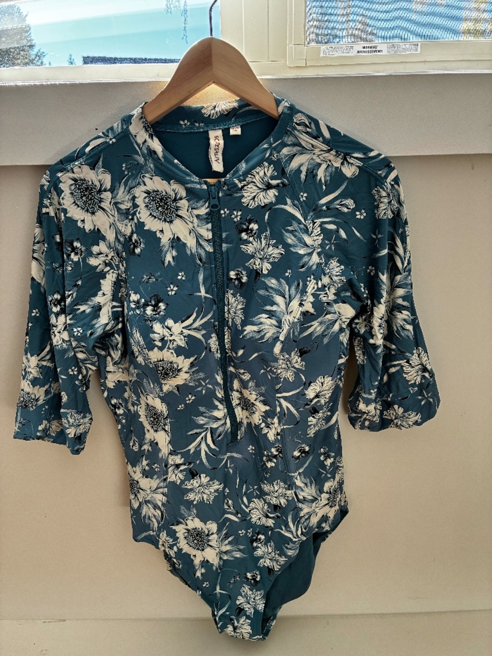 Artesands One-piece long sleeve swimsuit